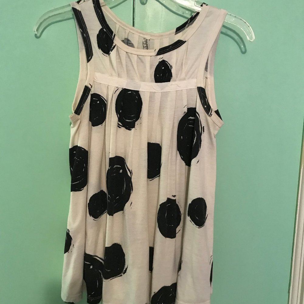 Abstract Pola Dot Top